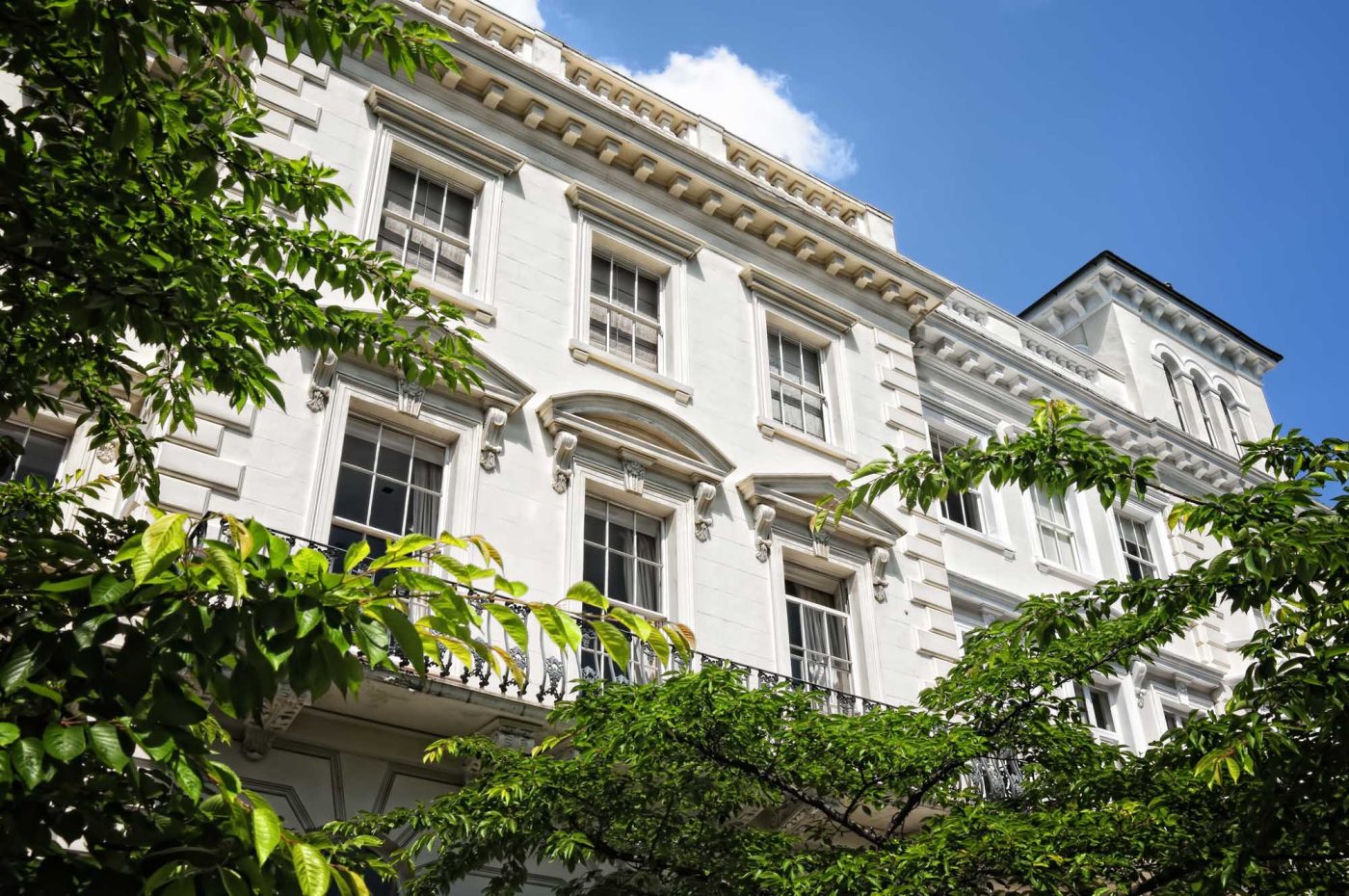 Elegant Notting Hill apartment building.